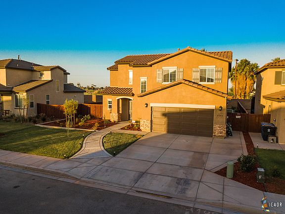 3rd image of 2544 Vista Del Mar Ln