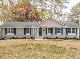 8218 Cliffside Dr, Charlotte, NC 28270