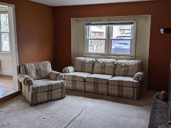 5th image of 13 Parkwood Dr