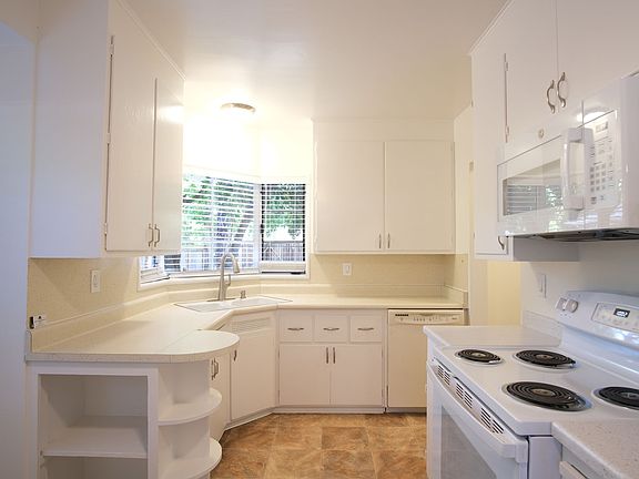 5th image of 102 Chabot Ct