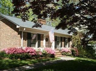 807 Kemp Rd W, Greensboro, NC 27410