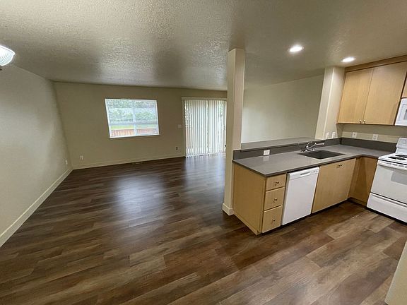 5th image of 400-468 S Catron St #444