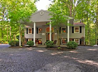 12212 Yellow Brick Rd, Fairfax, VA 22030