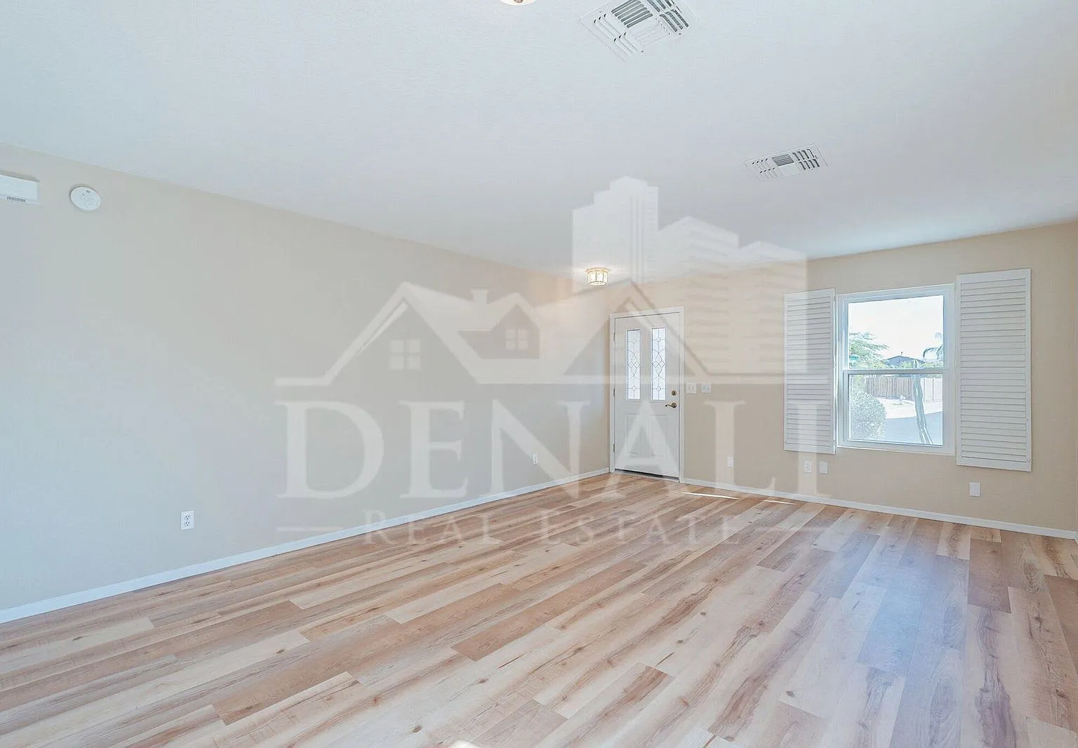 4 bed, 3.0 bath, 2609 sqft, $2,450 — Photo 4