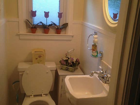 1/2 bath