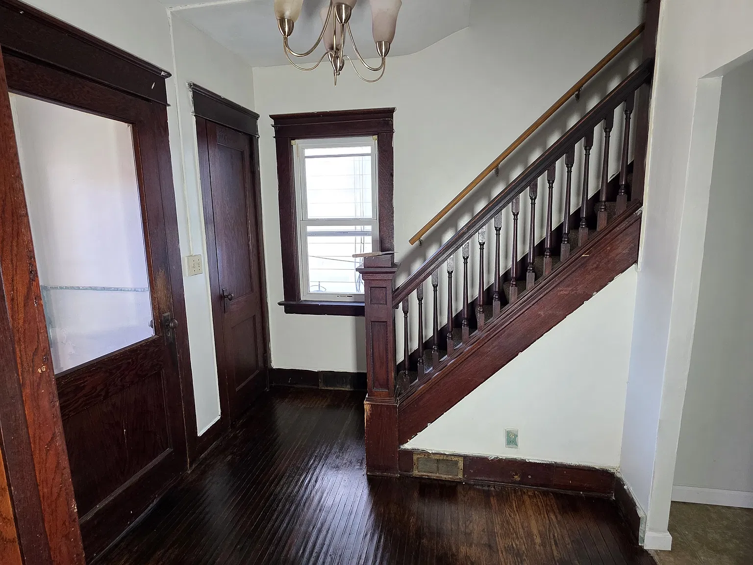 1912 Poplar Street - SFH — Photo 3