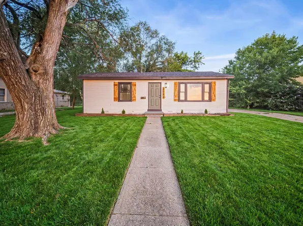 2004 Elmdale Ave, Junction City, KS 66441