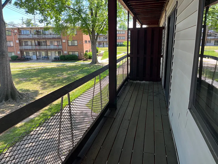 Campus Gardens — Photo 180