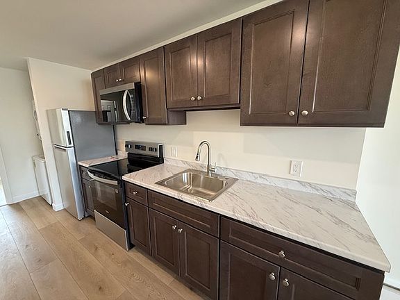 4th image of 9317 Walker St Floor 2