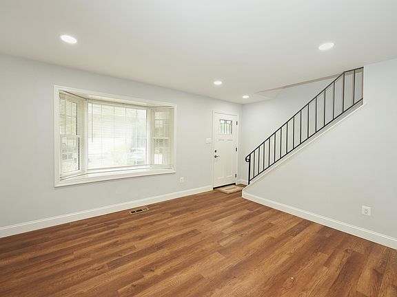 4th image of 9900 Kingsbridge Dr