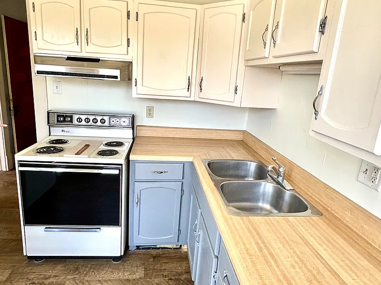 604 S Main St #2 — Photo 3