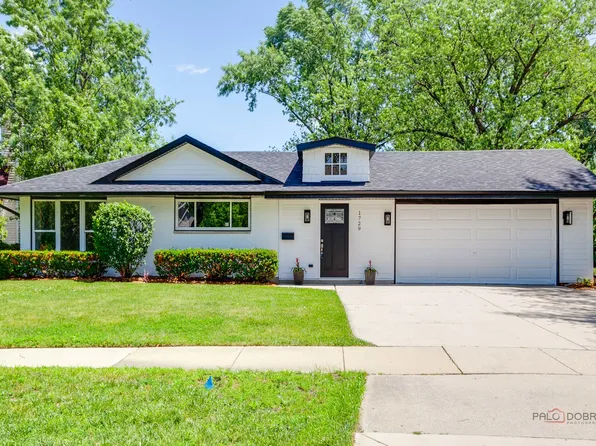 1729 N Mitchell Ave, Arlington Heights, IL 60004