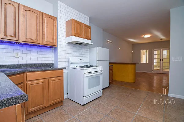 Rented by Compass | media 17