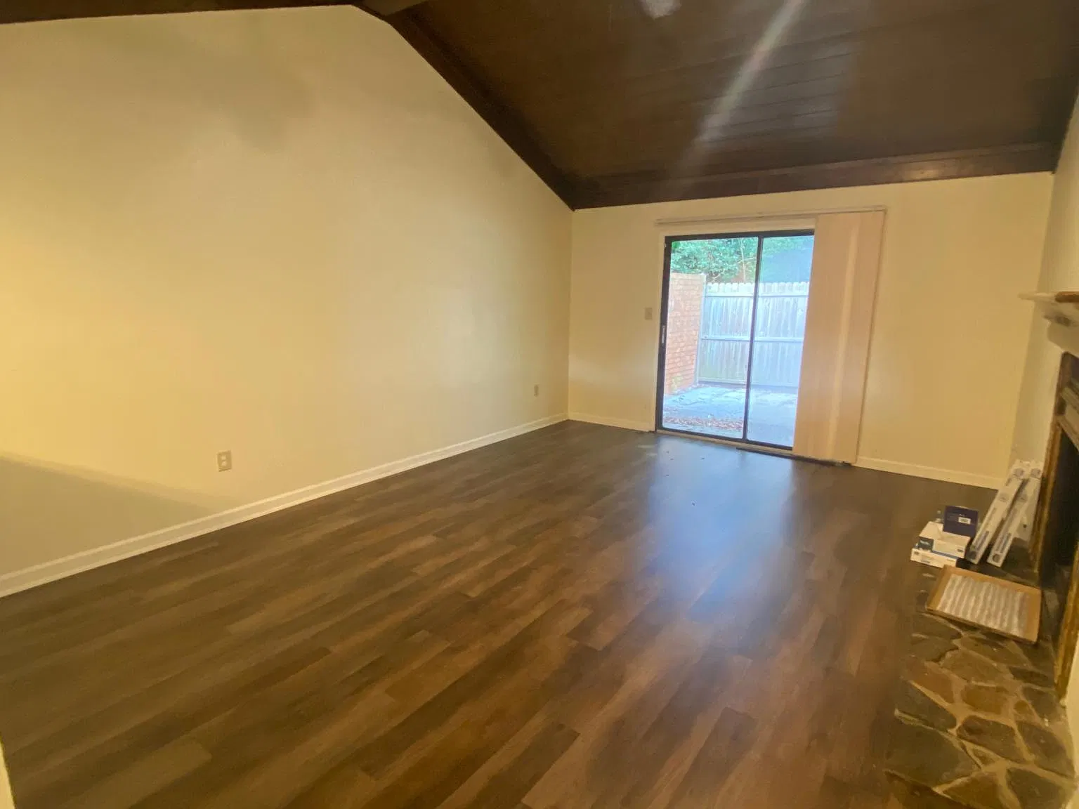 2 bed, 1290 sqft, $1,600 — Photo 2