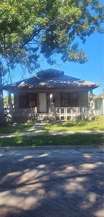 1st image of 411 E Jackson St
