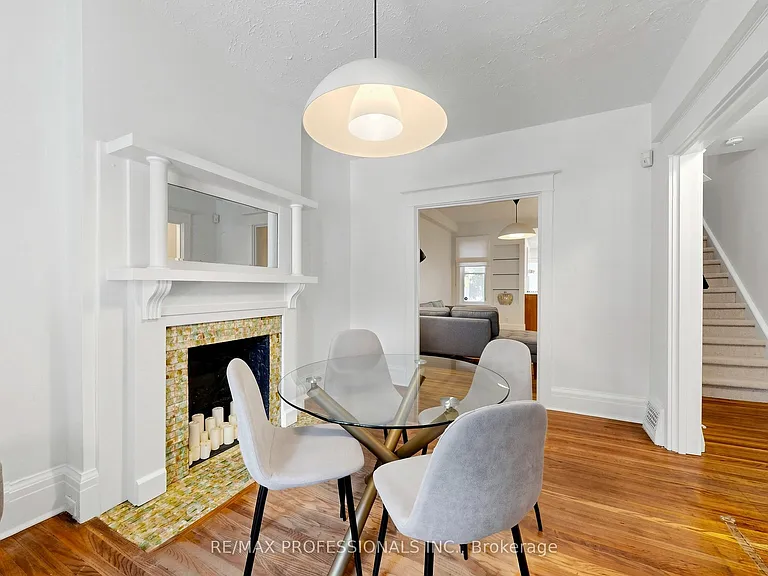 368 Howland Ave — Photo 17