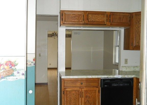 2nd image of 402 Hidden Valley Dr