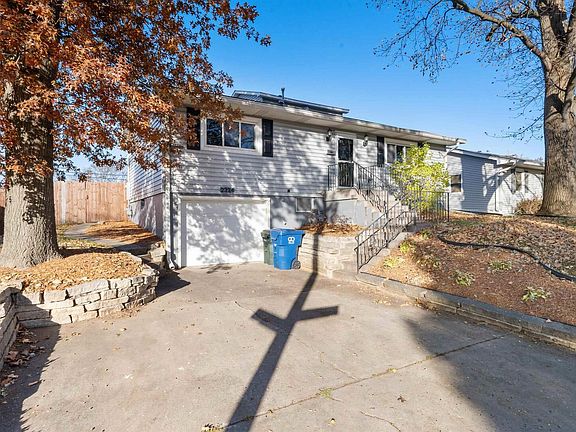 2nd image of 2324 W 38th Pl