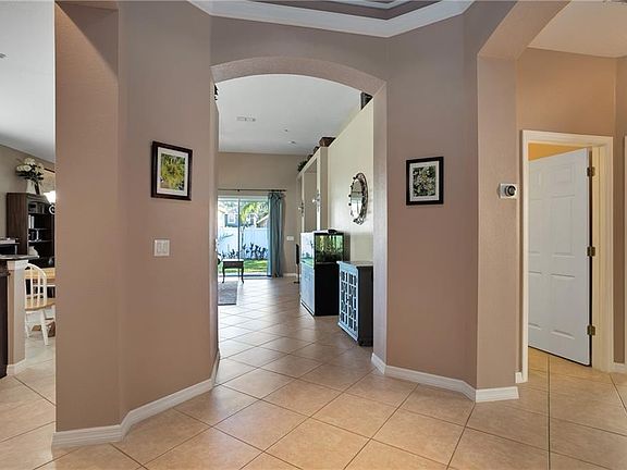 4th image of 10011 Silk Grass Dr