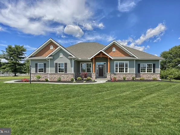 22 Starlight Ln, Lebanon, PA 17046