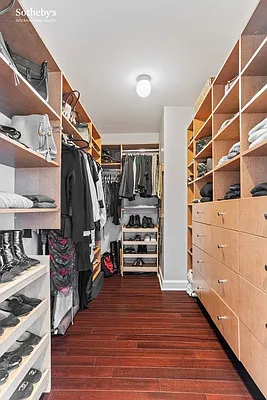 Sold by Sotheby's International Realty | media 6