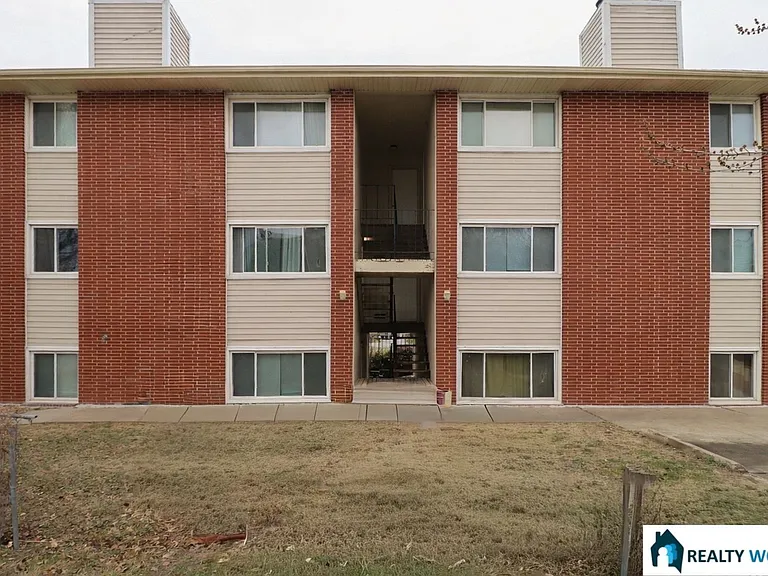 2417 Vine — Photo 1
