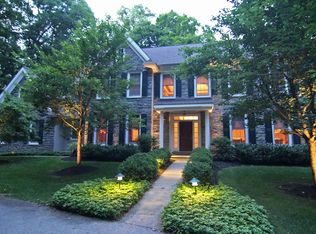 1044 Hedgerow Cir, Wayne, PA 19087