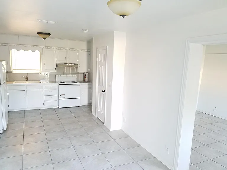 292 Barker St — Photo 4