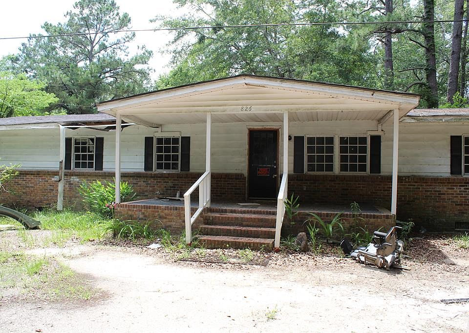 1st image of 826 Lake Gale Dr