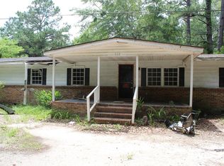 826 Lake Gale Dr, Midway, GA 31320