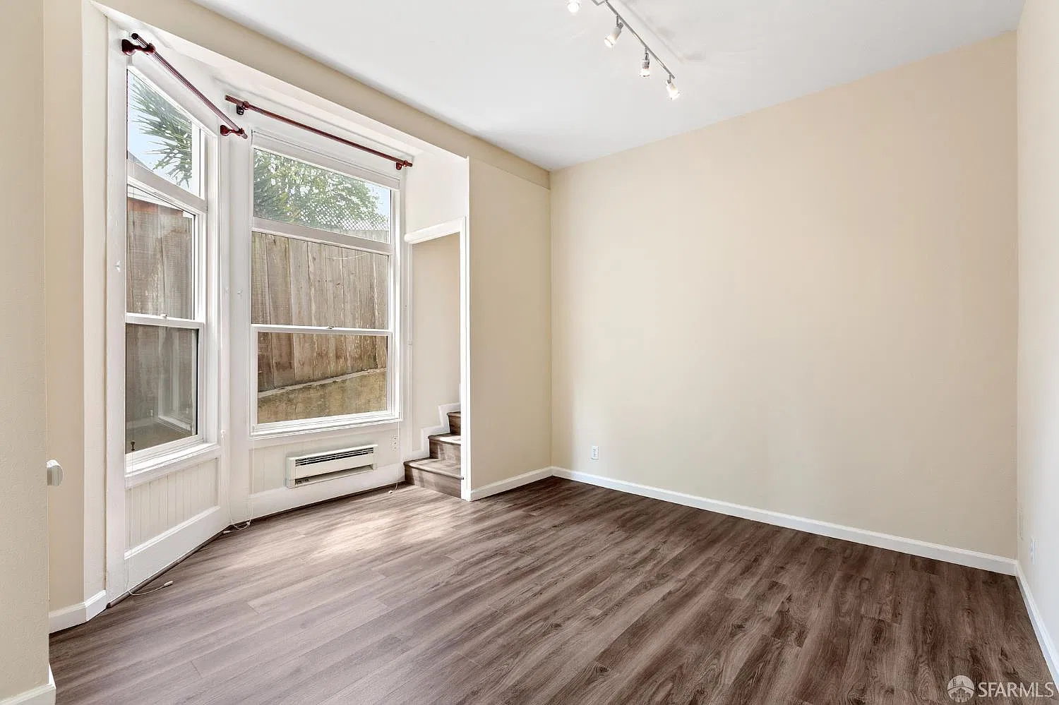 1 bed, 1.0 bath, $4,200 — Photo 4