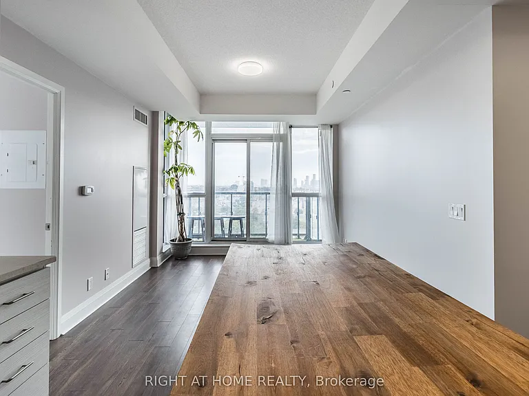 17 Zorra St #903 — Photo 10