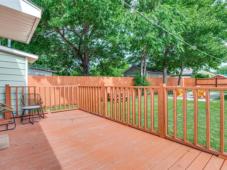 2723 Sharon St — Photo 22