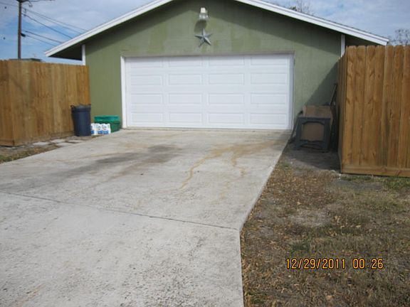 3rd image of 10730 Westview Dr