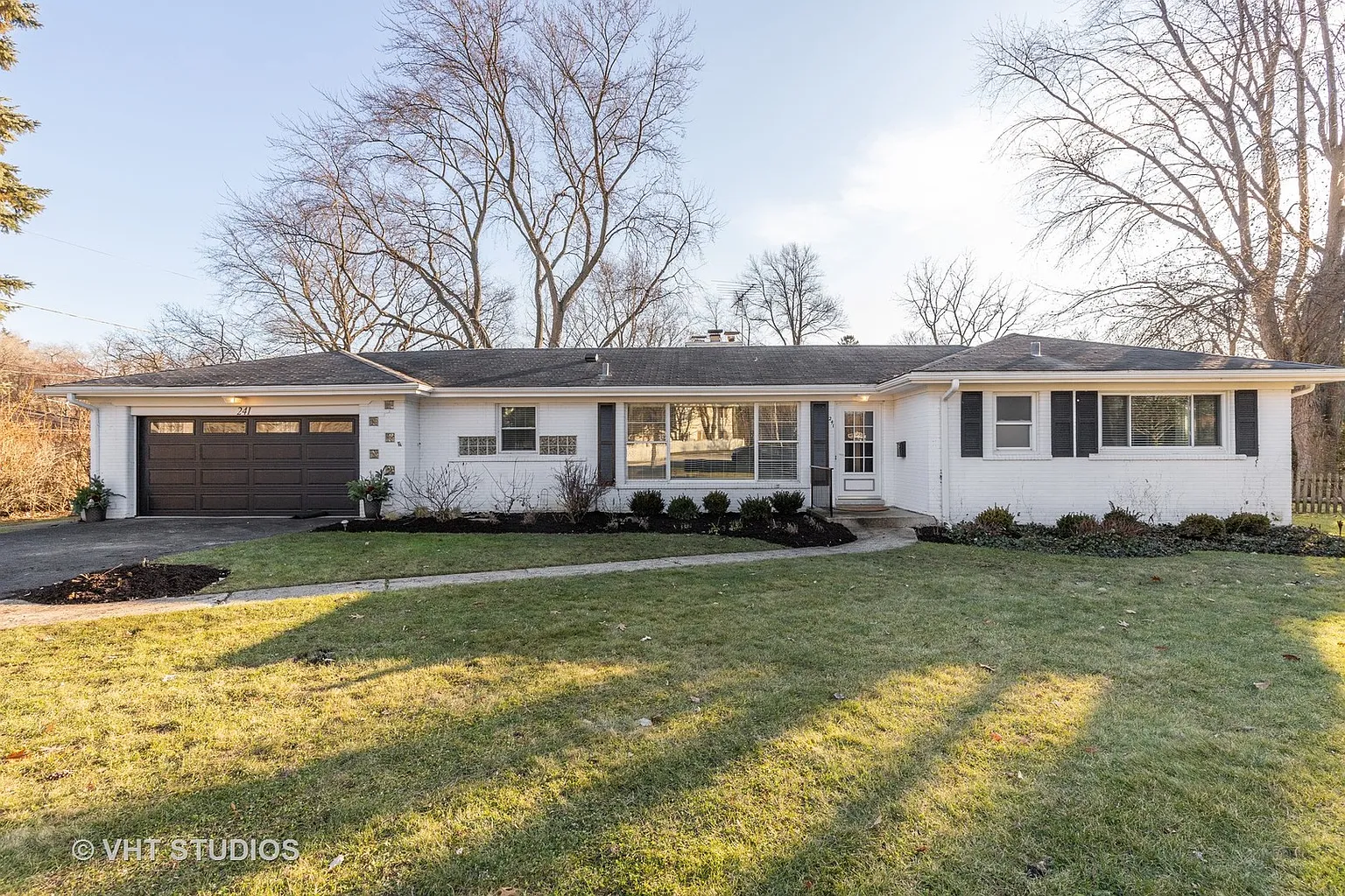 241 W Washington Ave photo 1