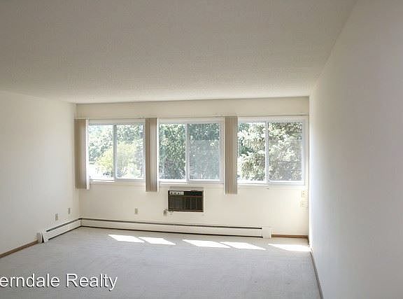 4th image of 4435 Parklawn Ct APT 105