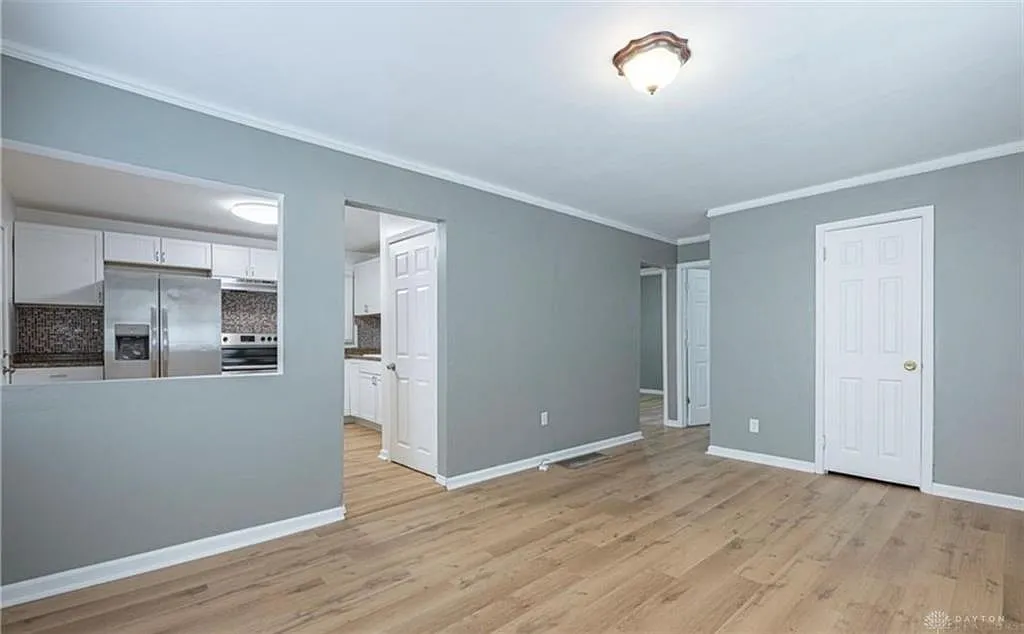 3 bed, 1.0 bath, 864 sqft, $1,400 — Photo 3