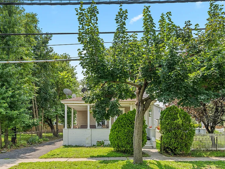 858 Market St — Photo 11