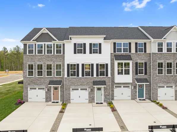 473 Wild Poppy Dr, Fredericksburg, VA 22406