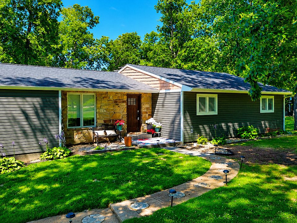 1st image of 65 Magnolia Ln