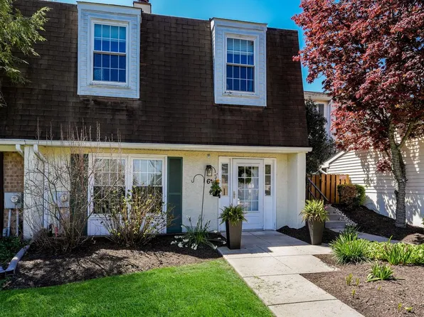 6 Edinboro Cir, Chalfont, PA 18914