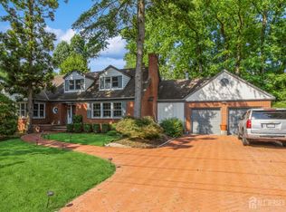 11 Cotter Dr, New Brunswick, NJ 08901