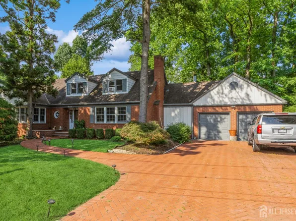 11 Cotter Dr, New Brunswick, NJ 08901