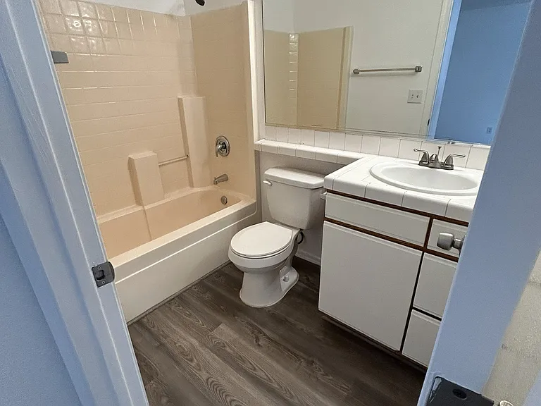 1559 Courtney Place — Photo 6