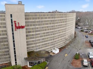 200 Swanton St APT 717, Winchester, MA 01890