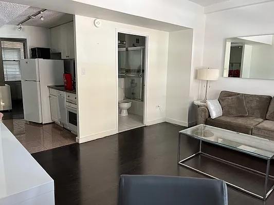 Rented by Manhattan Management Group | media 15