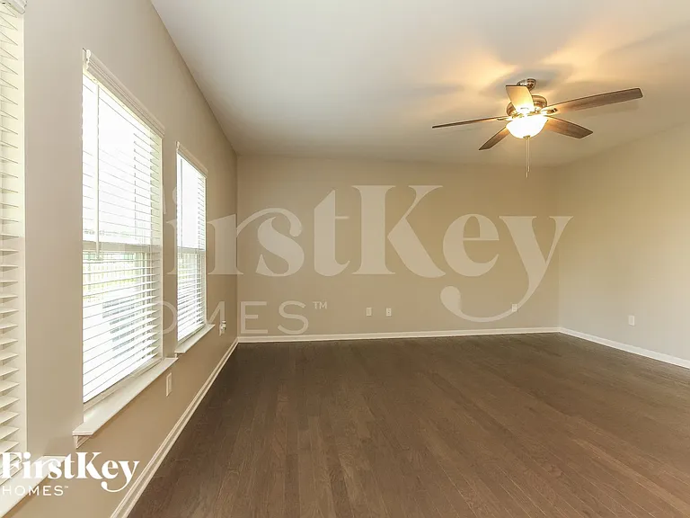100 Bristleback Ct — Photo 4