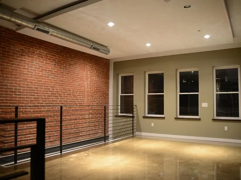 1533 Chestnut St. — Photo 34