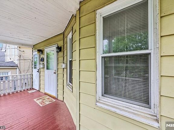 4th image of 52 Preston St