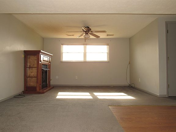 4th image of 1604 Birch Ct